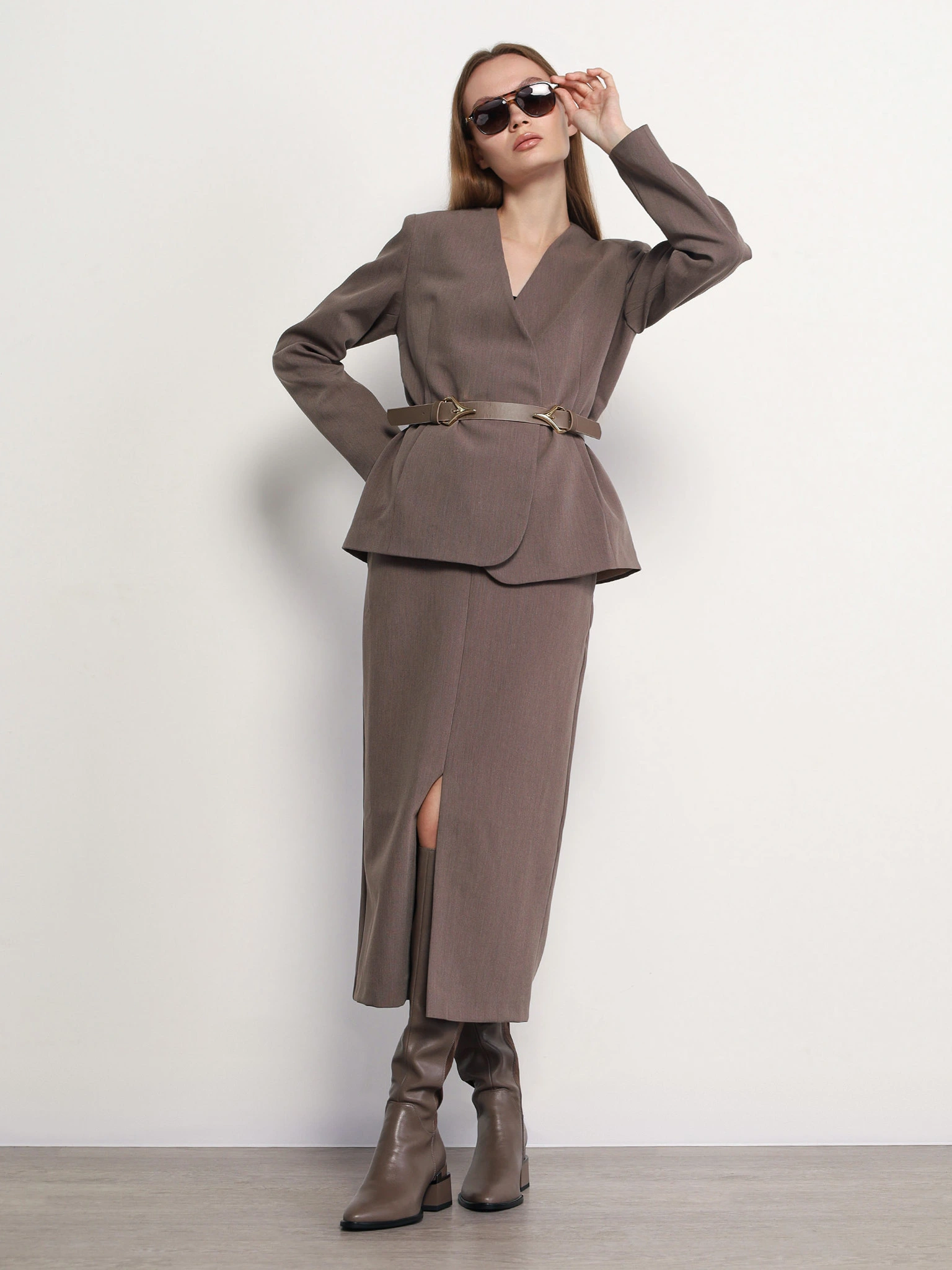 Юбка серого цвета с эластичным поясом